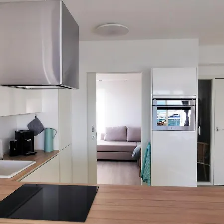 Apartment Happy